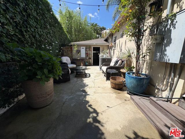 1410 Dartmouth Drive, Glendale, CA 91205