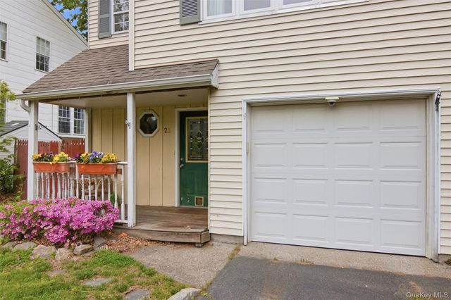 23 Woodside Avenue, Port Jefferson, NY 11777