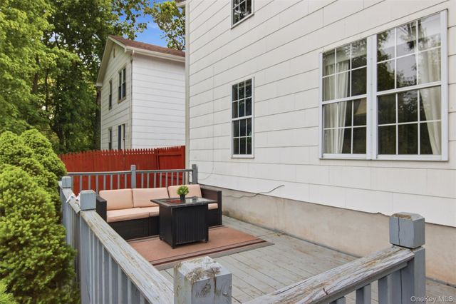 23 Woodside Avenue, Port Jefferson, NY 11777