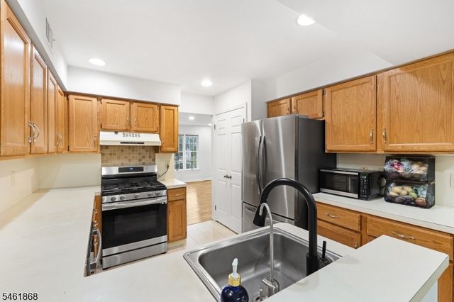 16 Stone Edge Rd, Bedminster Twp., NJ 07921