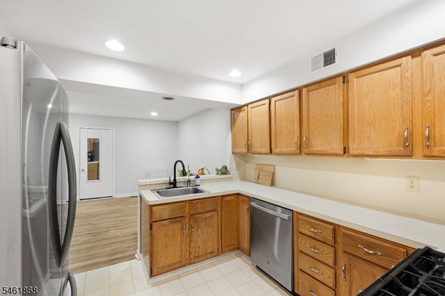 16 Stone Edge Rd, Bedminster Twp., NJ 07921