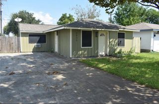 2432 38th Avenue N, Texas City, TX 77590