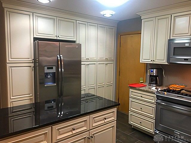 1230 Sunnyview Avenue, Dayton, OH 45406