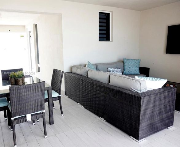 6436 NW 104th Ct, Doral, FL 33178