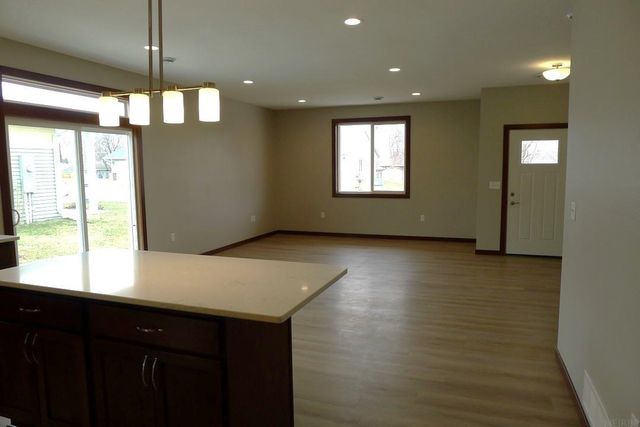 810 Parkside Lane, Charles City, IA 50616