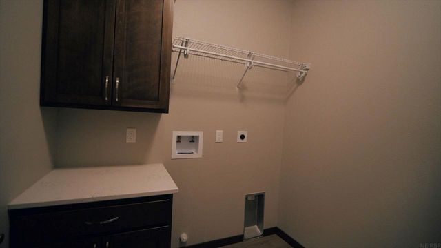 810 Parkside Lane, Charles City, IA 50616