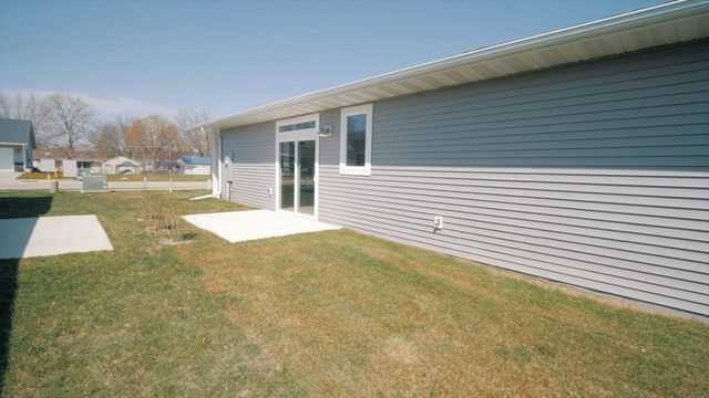810 Parkside Lane, Charles City, IA 50616