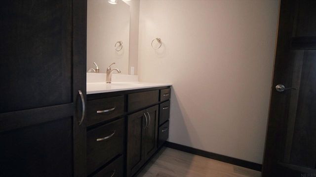 810 Parkside Lane, Charles City, IA 50616