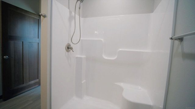 810 Parkside Lane, Charles City, IA 50616