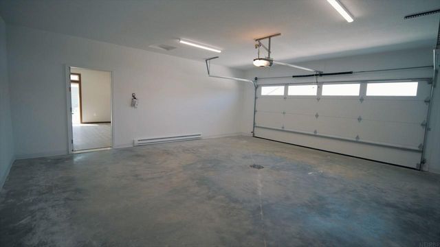 810 Parkside Lane, Charles City, IA 50616