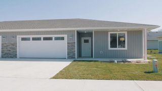 810 Parkside Lane, Charles City, IA 50616