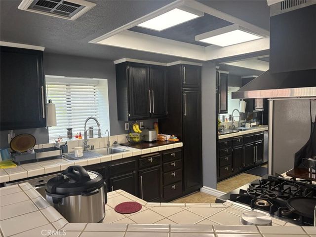 1017 E Avenue K6, Lancaster, CA 93535