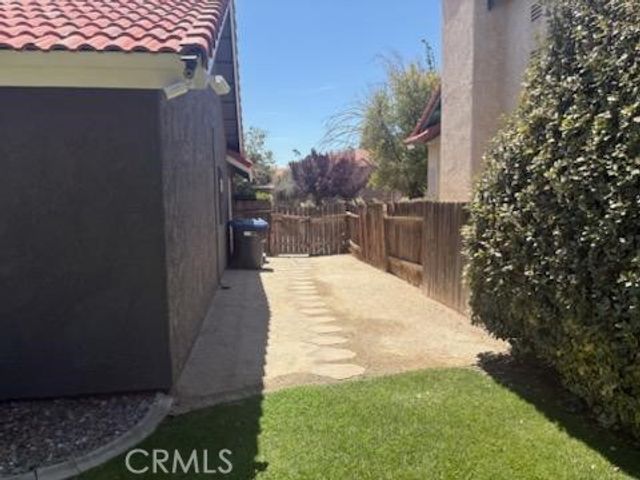 1017 E Avenue K6, Lancaster, CA 93535