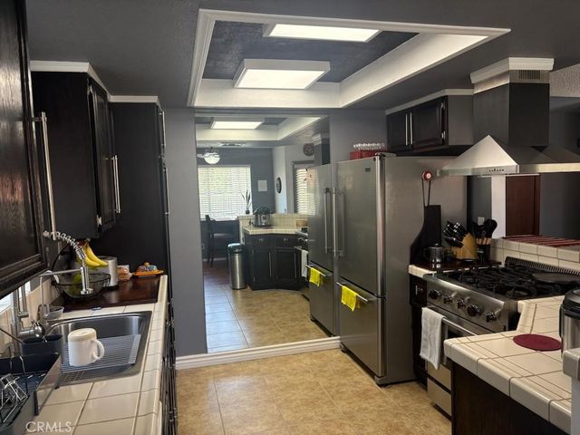 1017 E Avenue K6, Lancaster, CA 93535