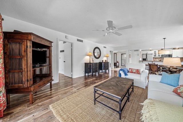 523 BRACKENWOOD Place, Palm Beach Gardens, FL 33418