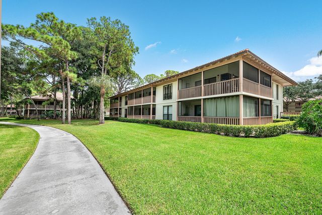 523 BRACKENWOOD Place, Palm Beach Gardens, FL 33418