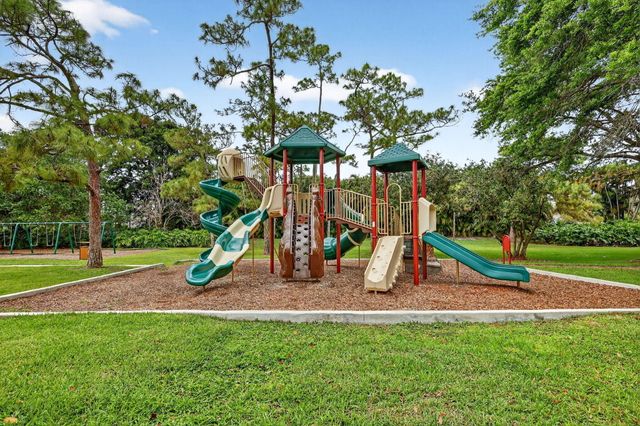 523 BRACKENWOOD Place, Palm Beach Gardens, FL 33418