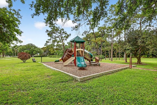 523 BRACKENWOOD Place, Palm Beach Gardens, FL 33418