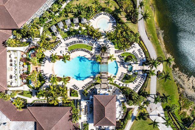 523 BRACKENWOOD Place, Palm Beach Gardens, FL 33418