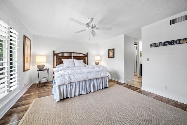 523 BRACKENWOOD Place, Palm Beach Gardens, FL 33418