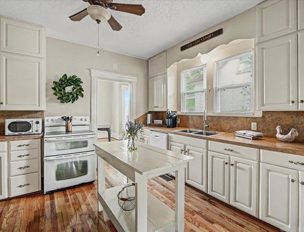 228 Henderson, Hot Springs, AR 71913