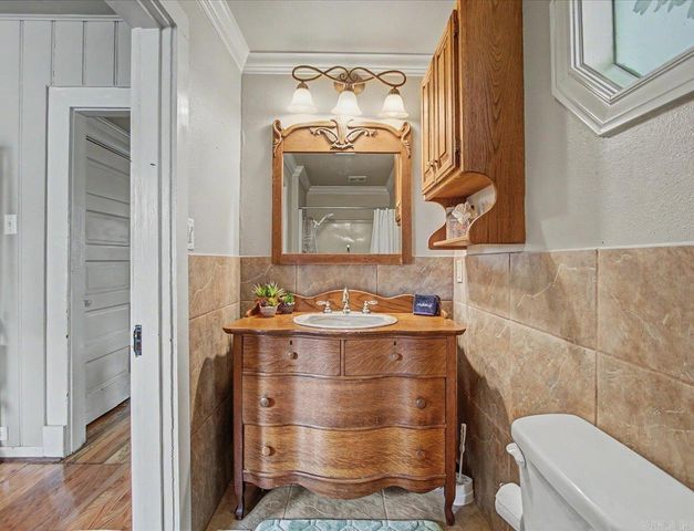 228 Henderson, Hot Springs, AR 71913