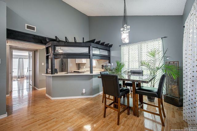 8611 Datapoint Dr Apt 46, San Antonio, TX 78229