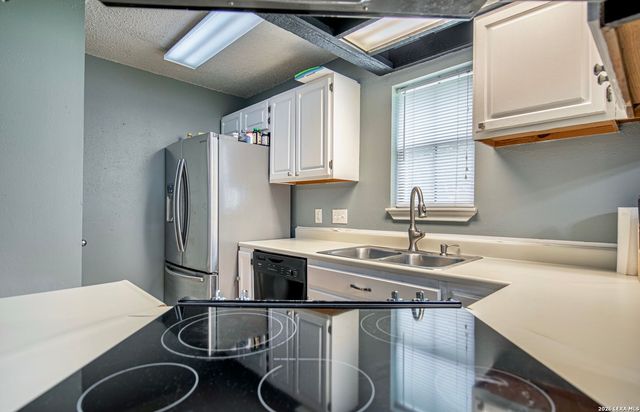 8611 Datapoint Dr Apt 46, San Antonio, TX 78229