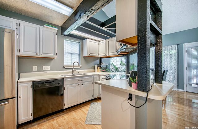 8611 Datapoint Dr Apt 46, San Antonio, TX 78229