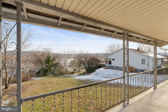 1373 MAIN ST, Port Trevorton, PA 17864