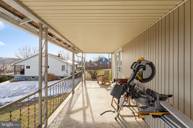 1373 MAIN ST, Port Trevorton, PA 17864