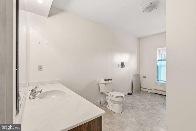 1373 MAIN ST, Port Trevorton, PA 17864