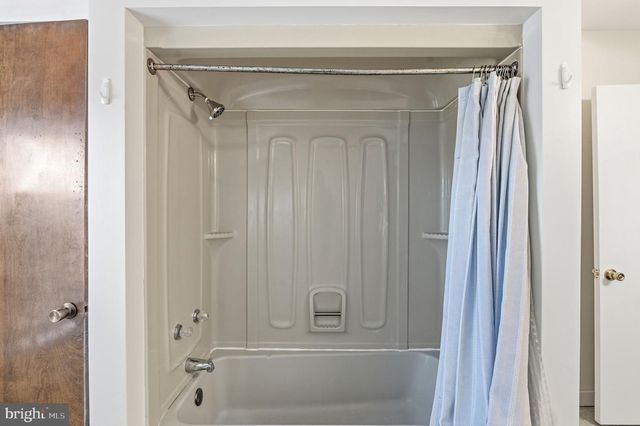 1373 MAIN ST, Port Trevorton, PA 17864