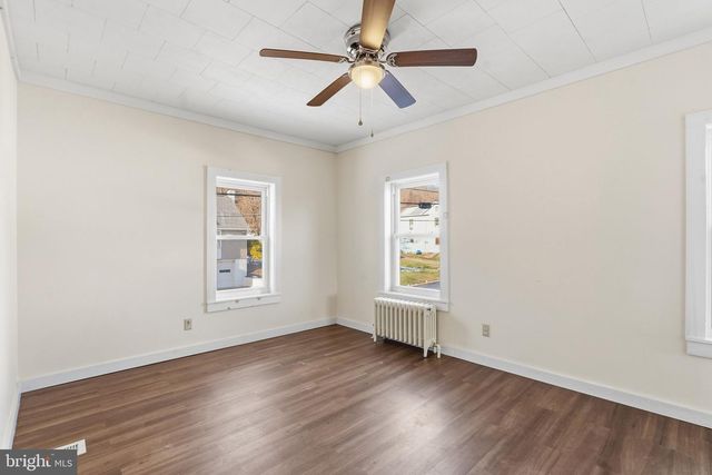 1373 MAIN ST, Port Trevorton, PA 17864