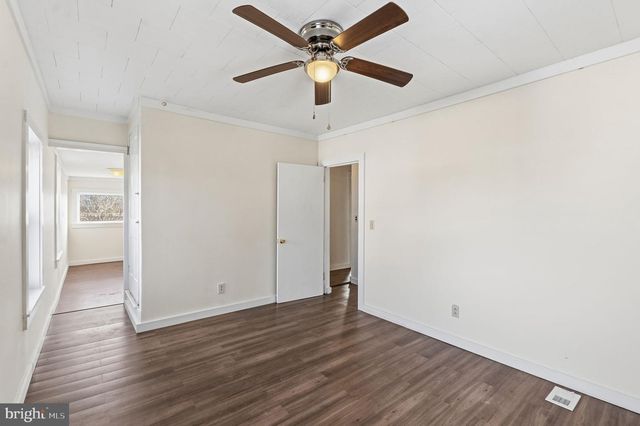 1373 MAIN ST, Port Trevorton, PA 17864