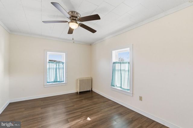 1373 MAIN ST, Port Trevorton, PA 17864