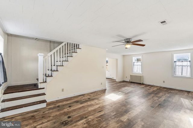 1373 MAIN ST, Port Trevorton, PA 17864