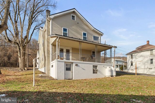 1373 MAIN ST, Port Trevorton, PA 17864