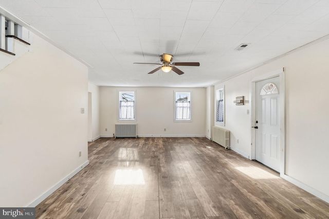 1373 MAIN ST, Port Trevorton, PA 17864