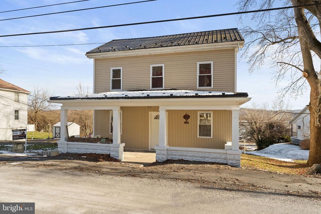 1373 MAIN ST, Port Trevorton, PA 17864