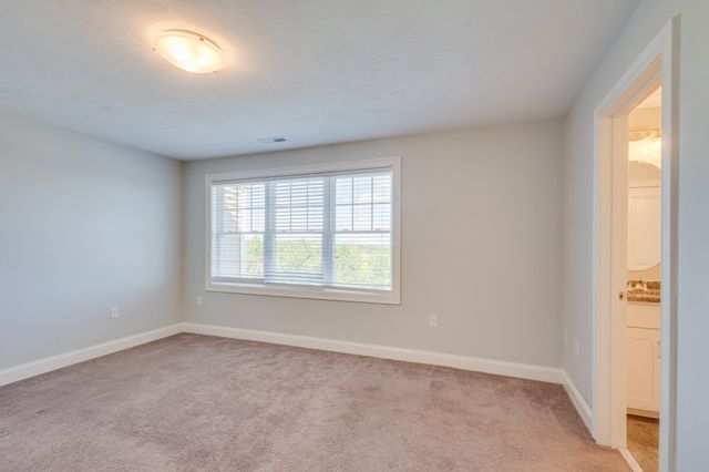1204 Hazelwood Way 1204, Clinton, MA 01510