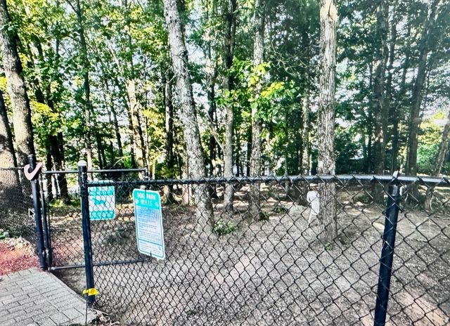 1204 Hazelwood Way 1204, Clinton, MA 01510