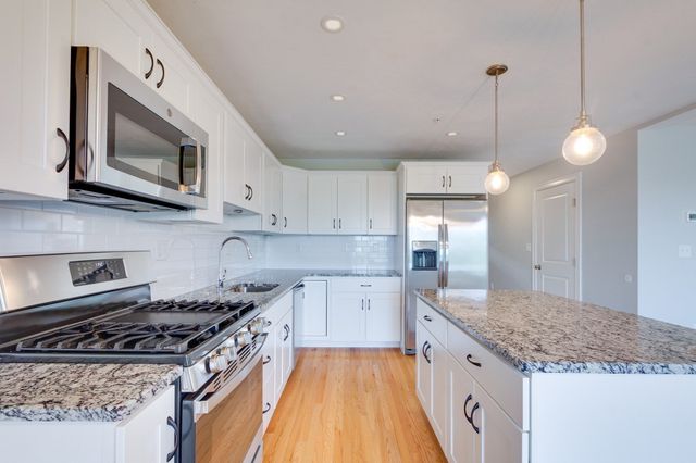 1204 Hazelwood Way 1204, Clinton, MA 01510