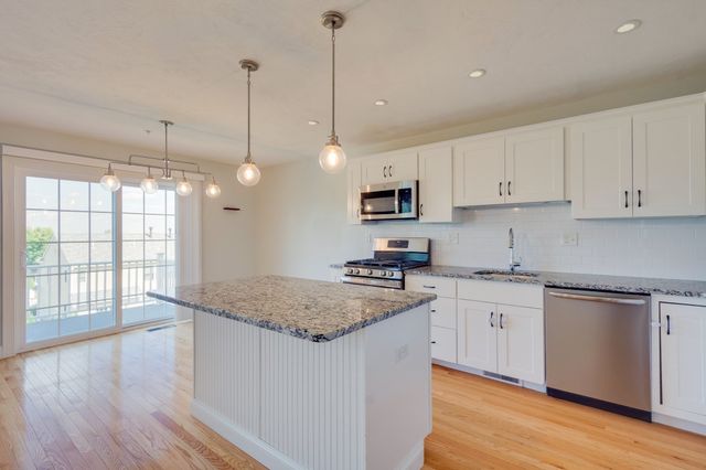 1204 Hazelwood Way 1204, Clinton, MA 01510