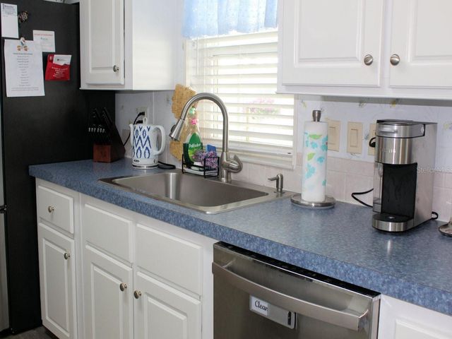 64 THATCH PALM STREET W, Largo, FL 33770