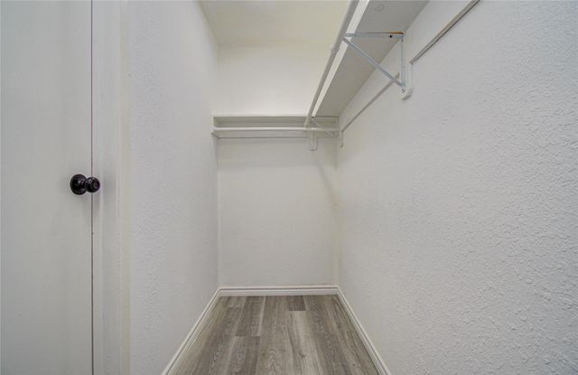 9734 Oakmont Drive, La Porte, TX 77571