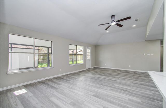 9734 Oakmont Drive, La Porte, TX 77571