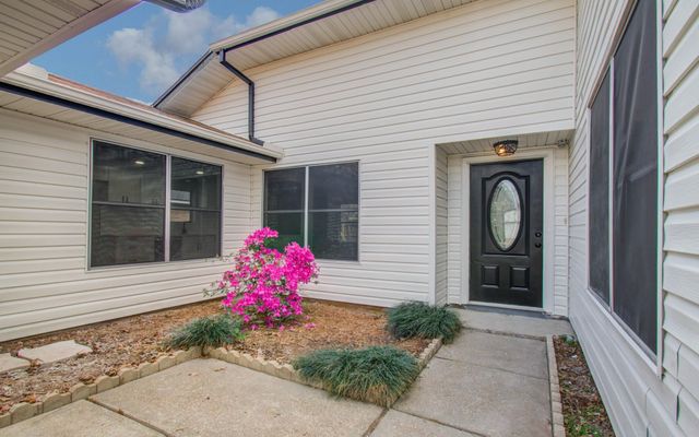 9734 Oakmont Drive, La Porte, TX 77571