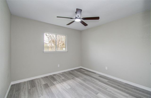 9734 Oakmont Drive, La Porte, TX 77571