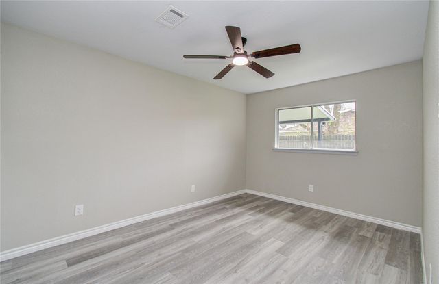 9734 Oakmont Drive, La Porte, TX 77571